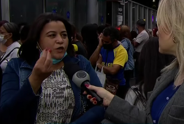 Mulher pega repórter da Record News de surpresa e detona governo ao vivo