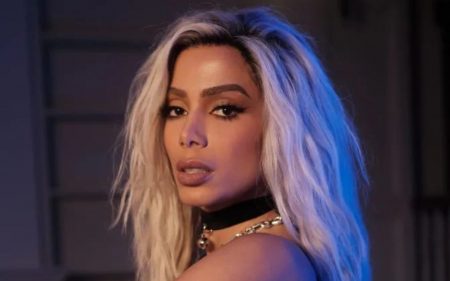 Anitta é indicada pela primeira vez ao Grammy e festeja em rede social