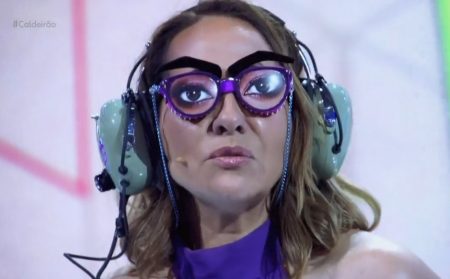 Maria Beltrão entra em desespero ao pegar rabo de porco no Caldeirão