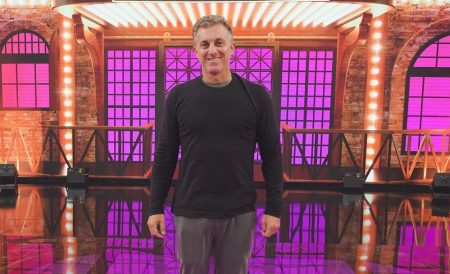 Luciano Huck reage ao saber de manifestações anti-Bolsonaro no Rock in Rio