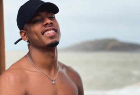 Reação de Paulo André após tirar foto com fã viraliza e cria polêmica na web