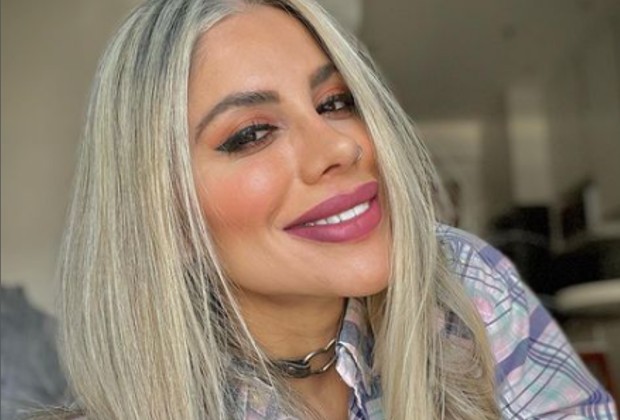 Ex-BBB Vanessa Mesquita cobra R$ 51 para mostrar resultado de cirurgia íntima em site
