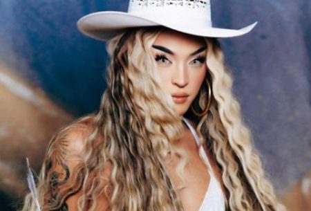 Pabllo Vittar trava batalha judicial contra empresa de eventos e pede indenização