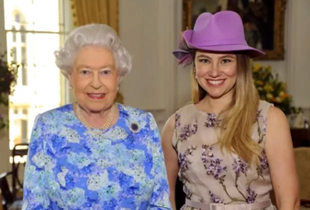 Ex-paquita revela grande gafe que cometeu com a Rainha Elizabeth: “Poderia ser presa”