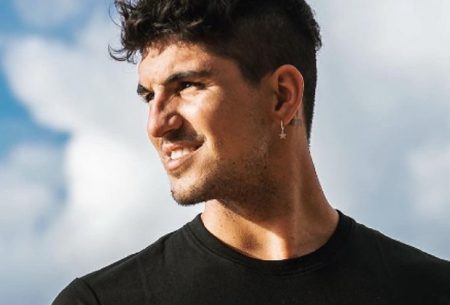 Gabriel Medina confessa o que acha de encontrar ex em eventos