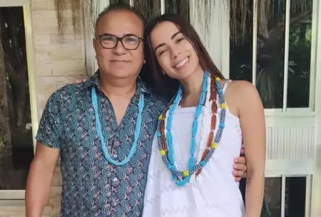 Pai de santo de Anitta dispara contra político e revela voto em Bolsonaro