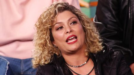A Fazenda 2022: Bárbara Borges esclarece rumores ao ser questionada sobre alcoolismo