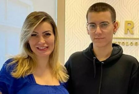 Andressa Urach solta o verbo sobre briga com o filho: “Iria com a polícia buscá-lo”