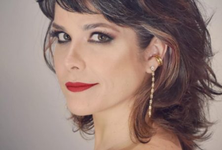 Samara Felippo assusta ao mostrar pé inchado após torção