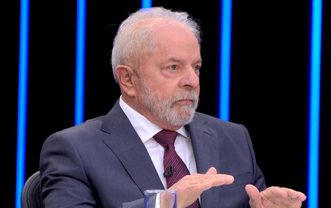 SBT garante plano B em favor de Bolsonaro após Lula desistir de debate
