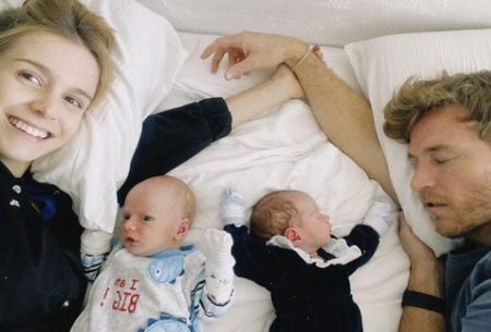 Isabella Scherer expõe esforço do namorado para tirar foto dos filhos