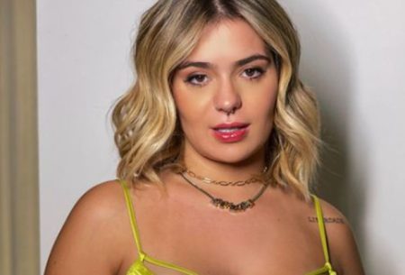 Viih Tube mostra exame para acompanhar gravidez e celebra momento