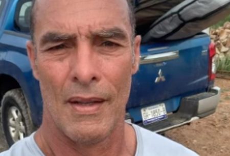 Paulo Zulu foge de furacão nos Estados Unidos e desembarca no Brasil