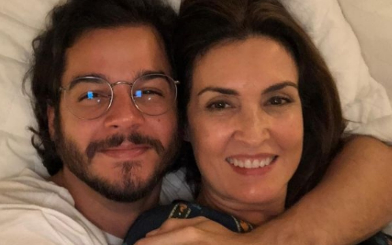 Fátima Bernardes celebra reeleição do namorado como deputado federal