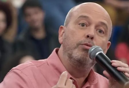 Ex-comissário, Alex Escobar relata susto em voo