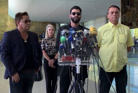 Após pressão, Leonardo e Gusttavo Lima se encontram com Bolsonaro e tomam atitude