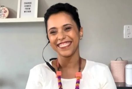 Lilian Ribeiro se emociona ao celebrar cura do câncer de mama