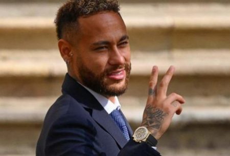 Neymar impressiona web ao parabenizar a ex nas redes sociais