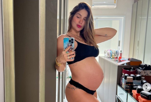 Virgínia Fonseca deixa maternidade com filha e celebra momento: “Felizes”
