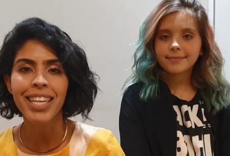 Filha de Bela Gil radicaliza e raspa a cabeça aos 14 anos