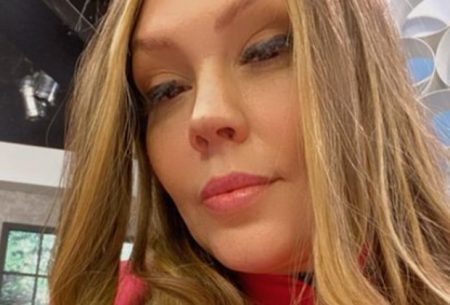Simony mostra filho raspando sua cabeça: “Choramos muito”
