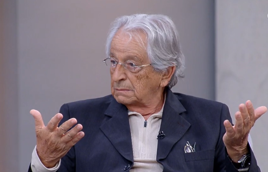 Na GloboNews, Fernando Gabeira vai contra colegas e crítica formato de debate