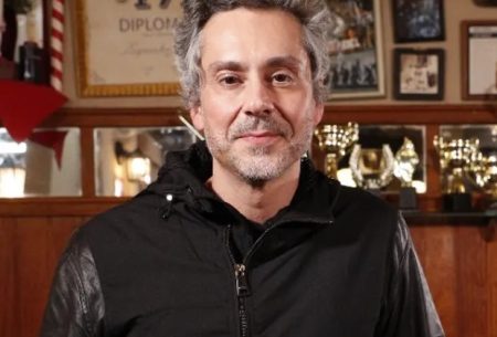 Alexandre Nero recorda morte dos pais na adolescência: “Achava que ia morrer”