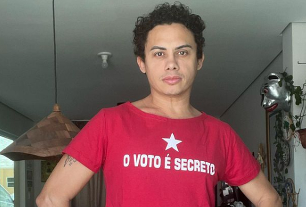 Silvero Pereira é ameaçado por síndico de seu condomínio por comemorar vitória de Lula