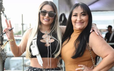 A Fazenda 2022: Mãe de Deolane afirma que tentou resgatar a filha