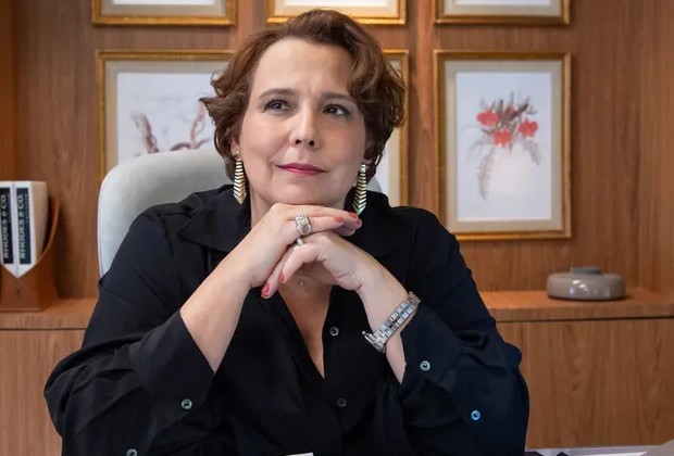 Ana Beatriz Nogueira relata que trabalho a ajudou após cura do câncer