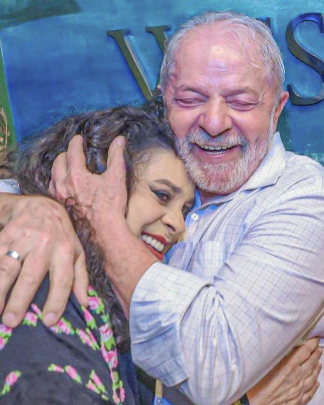 Presidente eleito, Lula lamenta a morte de Gal Costa; Dilma Rousseff fala em choque