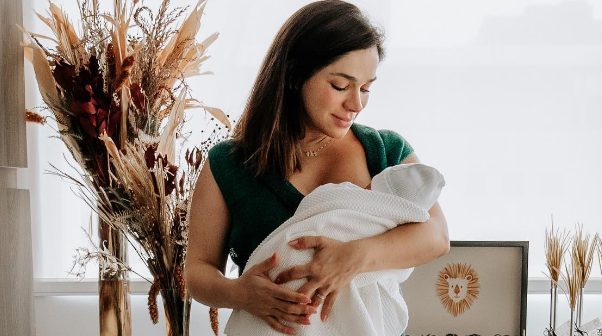 Sabrina Petraglia celebra 6 seis meses do filho caçula e conta: “Mais aprendizados”