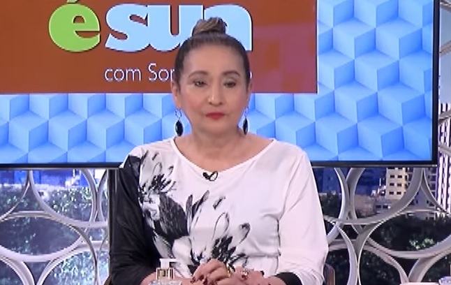 Sonia Abrão dá notícia falsa, leva bronca de telespectadora e reage ao vivo
