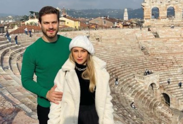 Carla Diaz realiza sonho durante viagem com noivo na Itália