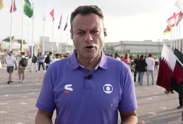 Repórter da Globo dá empurrão em homem no Catar ao vivo em telejornal