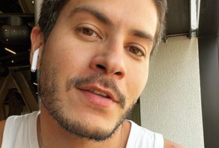 Arthur Aguiar pega fãs de surpresa e anuncia que vai se afastar das redes sociais