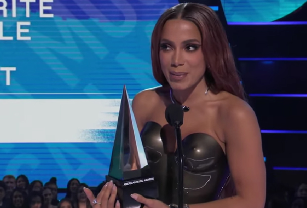 Anitta tem nova conquista histórica e vence prêmio no American Music Awards 2022