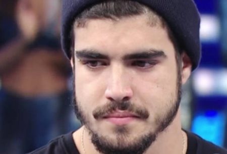 Vendedor afirma ter sido humilhado por Caio Castro e procura a Justiça