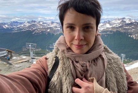 Débora Falabella surpreende e se casa com diretor em São Paulo