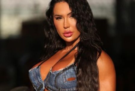 Gracyanne Barbosa solta o verbo e rebate críticas por trabalhar na internet