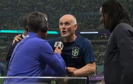 Taffarel não se aguenta e dispara palavrão em transmissão da Globo