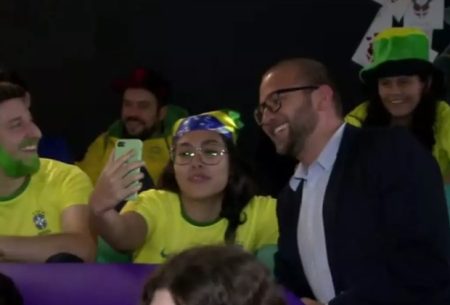 Repórter da Record descobre prima que não conhecia em reportagem da Copa do Mundo