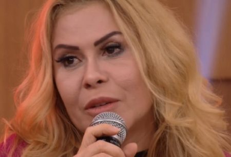 Joelma se emociona ao revelar ter sofrido derrame e parada cardíaca