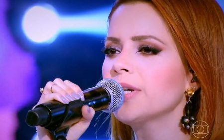 Sandy solta lado metaleiro no Caldeirão e deixa a web assustada