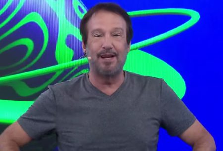 Emílio Surita desmente programa da Jovem Pan ao vivo: “Mais uma confusão”