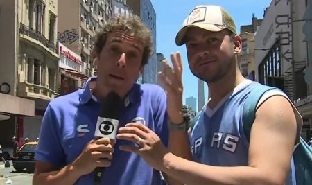 Repórter da Globo é vítima de argentino e se assusta ao vivo