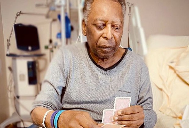 Hospital afirma que não tem previsão sobre boletim de Pelé