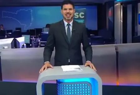 Telejornal da Globo tem invasão inusitada em estúdio e vídeo viraliza