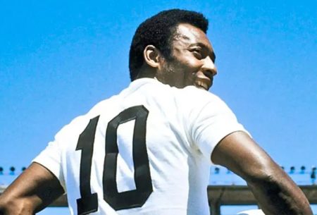 Santos prepara despedida digna da realeza a Pelé na Vila Belmiro