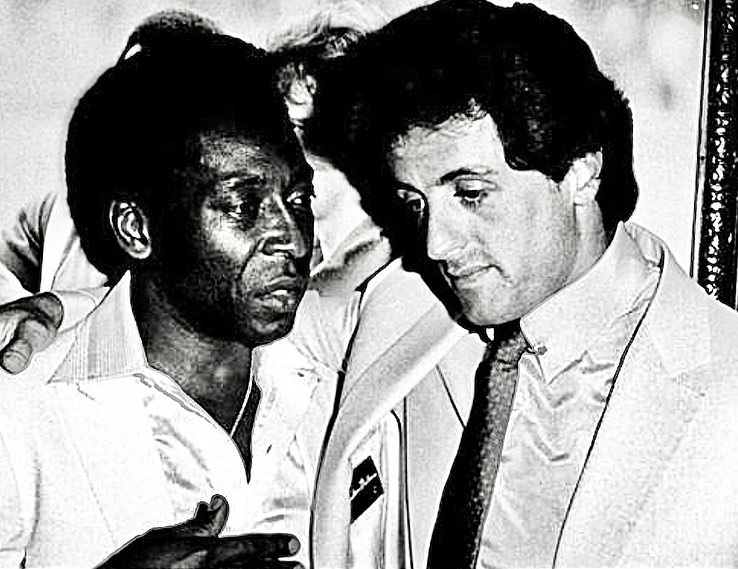 Sylvester Stallone resgata filme ao lado do Pelé e desabafa sobre a morte do rei